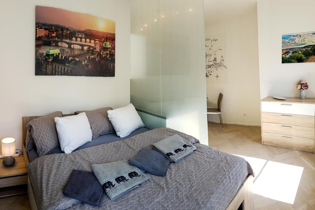 Onsite Free Garage Parking, 10Min Centre By Bus Apartment ปราก ภายนอก รูปภาพ