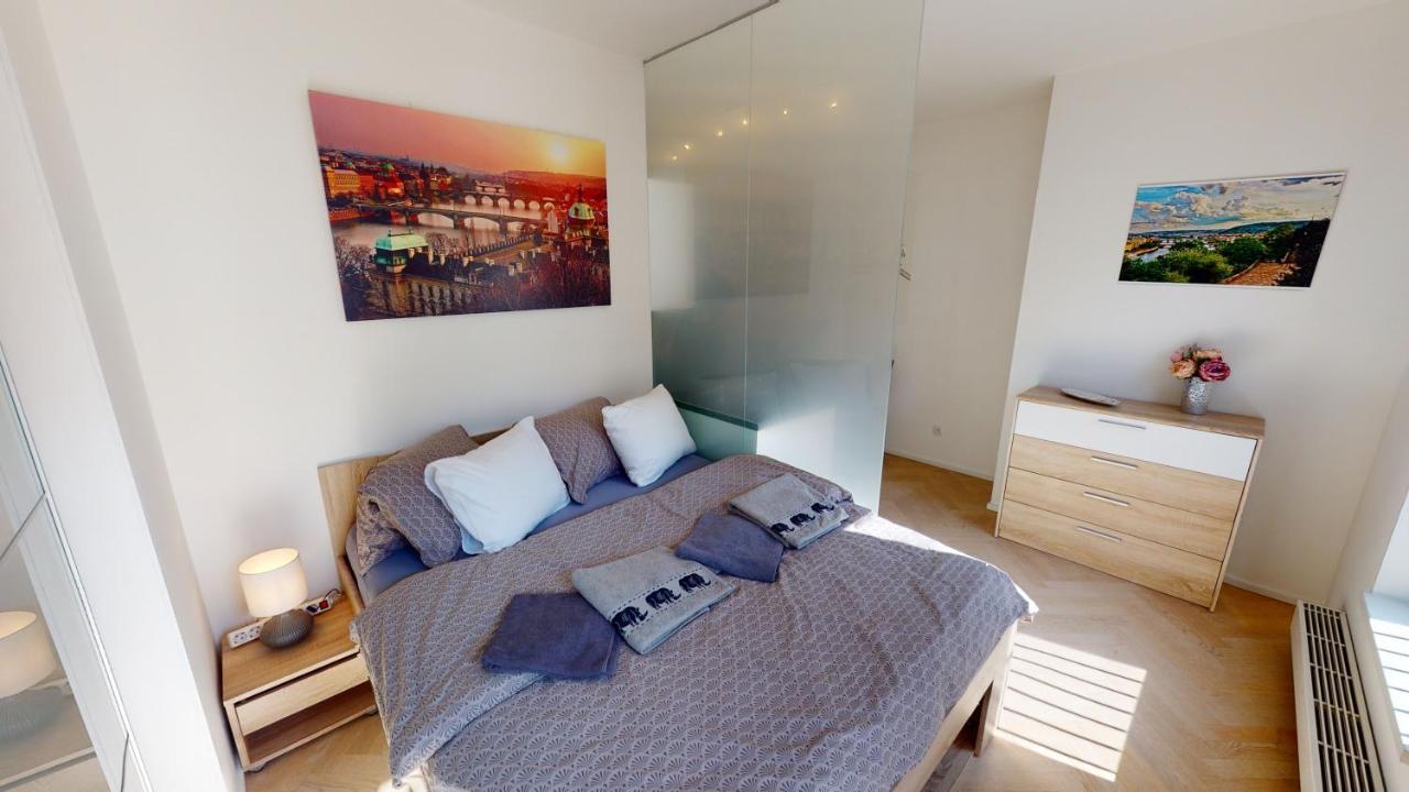 Onsite Free Garage Parking, 10Min Centre By Bus Apartment ปราก ภายนอก รูปภาพ